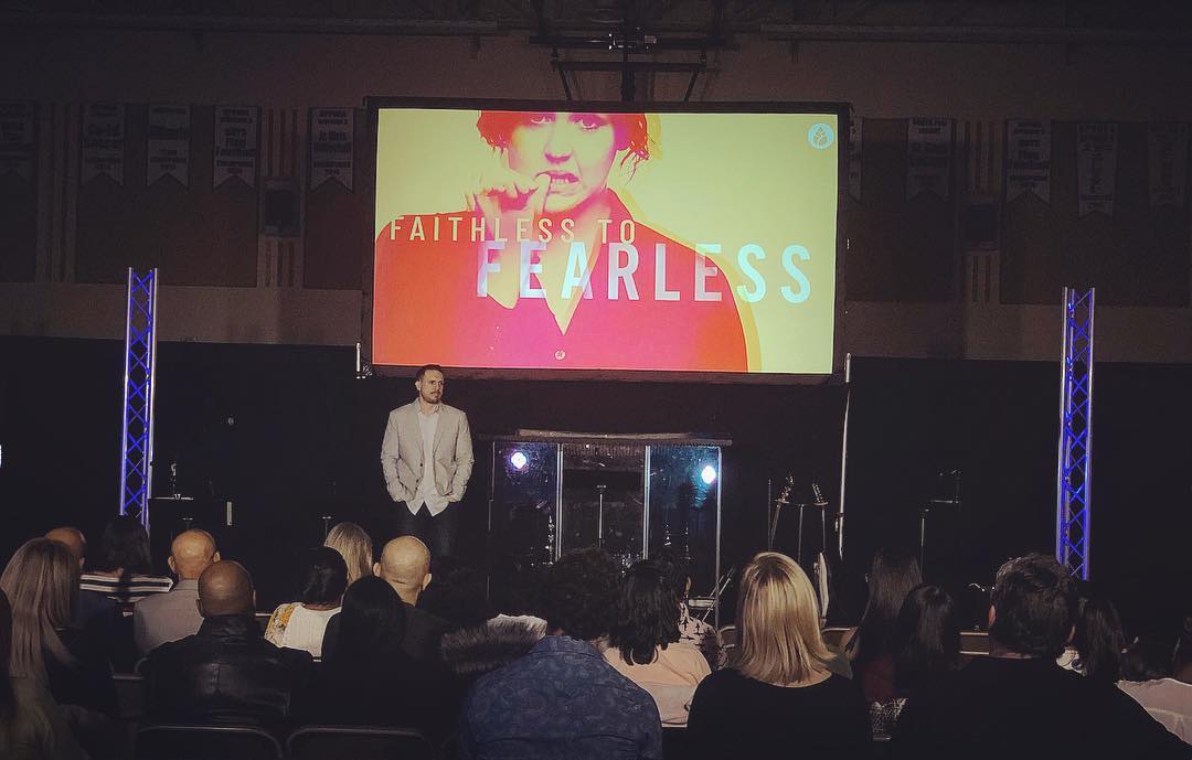 a sign that says faithless to fearless